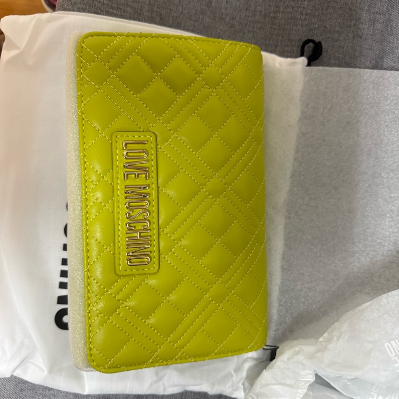 (全新)LOVE MOSCHINO 檸檬黃綠JC4079PP1HLA0404菱格紋側背鏈包woc-0