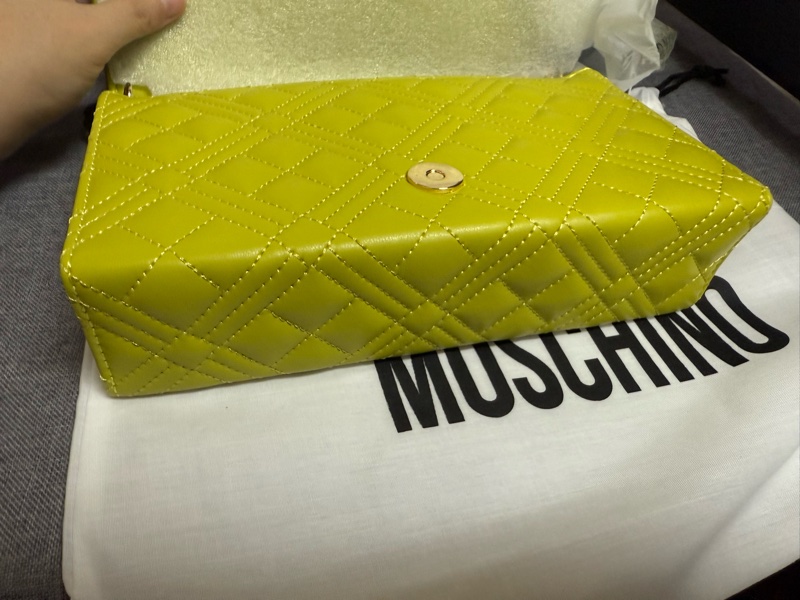 (全新)LOVE MOSCHINO 檸檬黃綠JC4079PP1HLA0404菱格紋側背鏈包woc-2