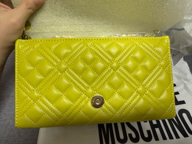 (全新)LOVE MOSCHINO 檸檬黃綠JC4079PP1HLA0404菱格紋側背鏈包woc-3