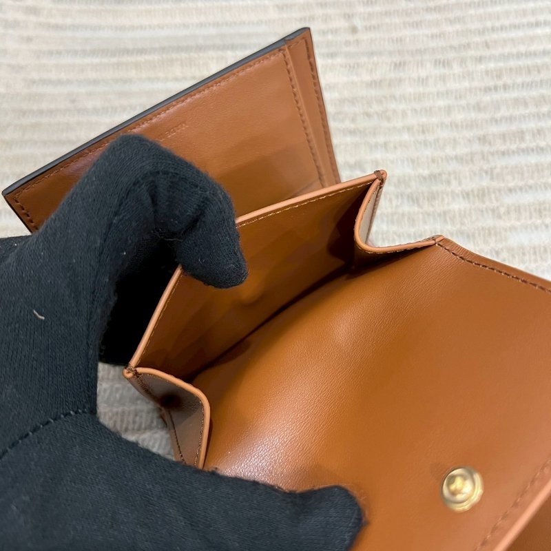 CELINE 焦糖金色凱旋門三折短夾-9