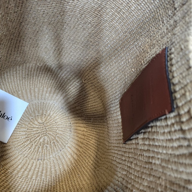 CHLOE 蔻依 Horse Medal 大款 奔馬小牛皮牌肩背紙編水桶籃(棕色)-3