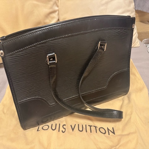 Louis Vuitton Epi Triangle