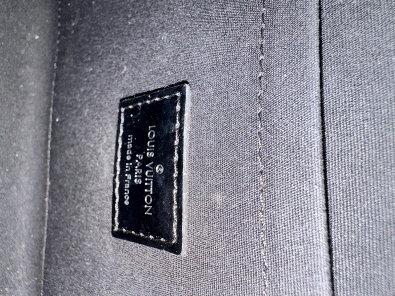 Louis Vuitton Epi Triangle-4