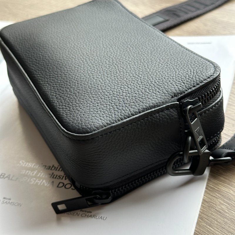 Louis Vuitton M59161 Alpha 黑武士 黑色牛皮 相機包 斜背包 側背包 男包（已售出）-3