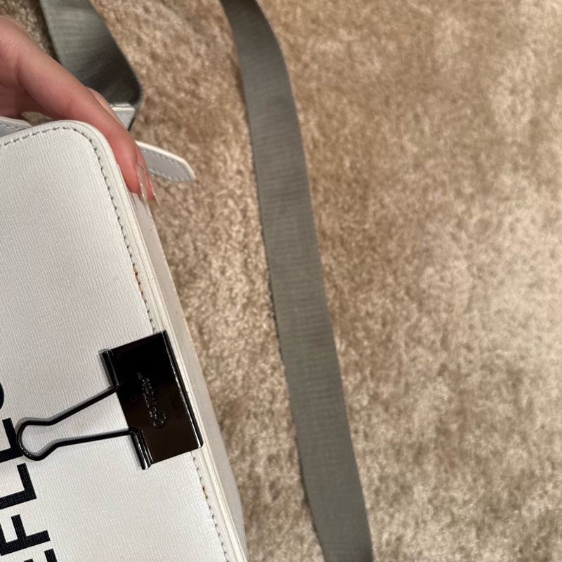 off white 運動感背包-11