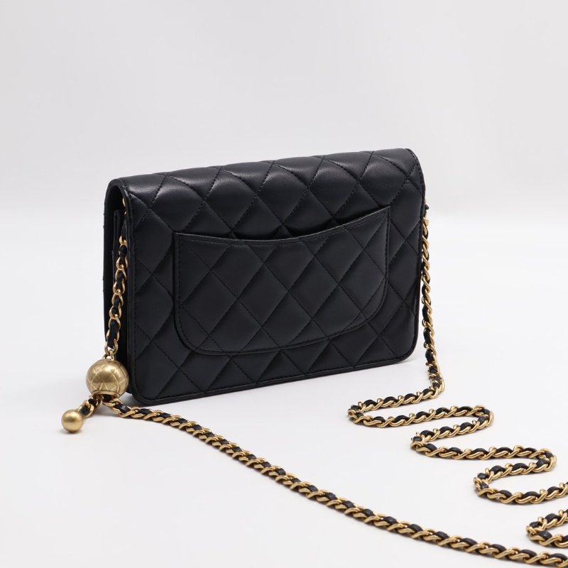 CHANEL 經典羊皮WOC - 金球黑金-1