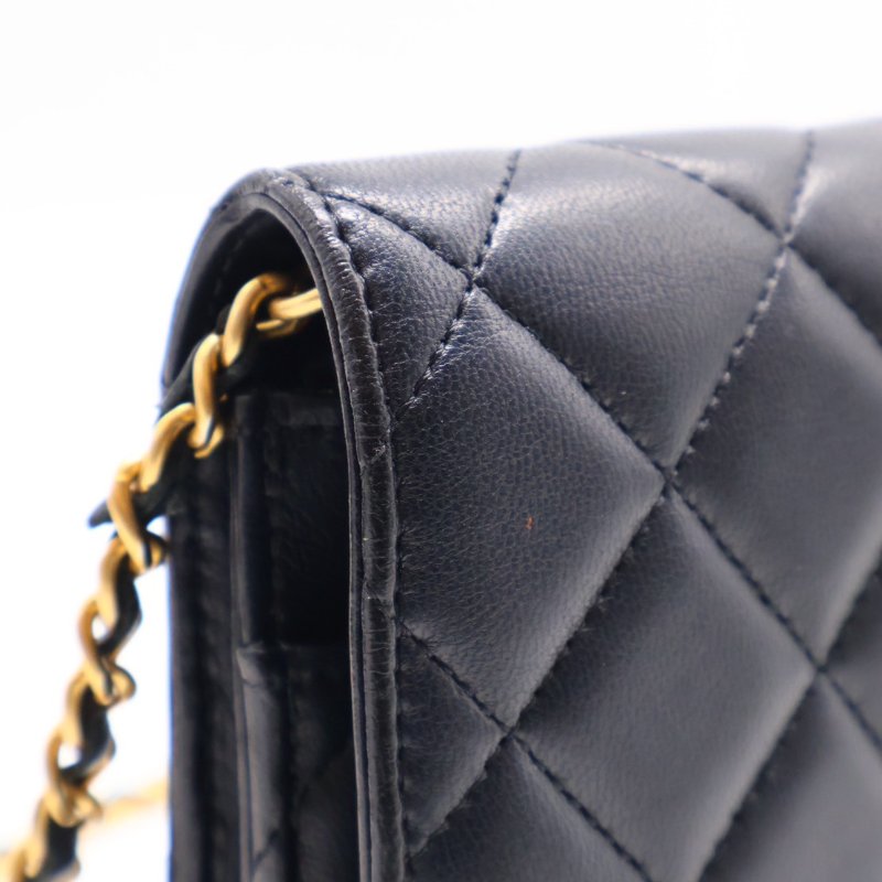 CHANEL 經典羊皮WOC - 金球黑金-5