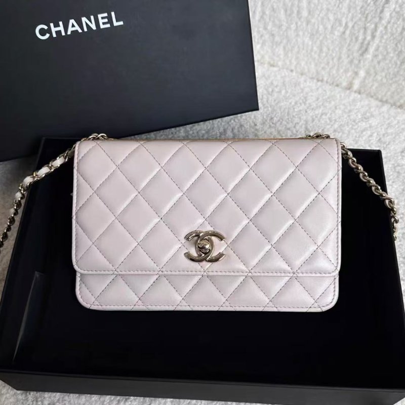 Chanel 芯片款淺粉紫色淡金扣trendycc woc鍊條斜背包 99新配件盒子塵袋-0
