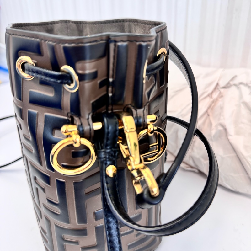 FENDI咖黑Logo束口水桶二用包-2