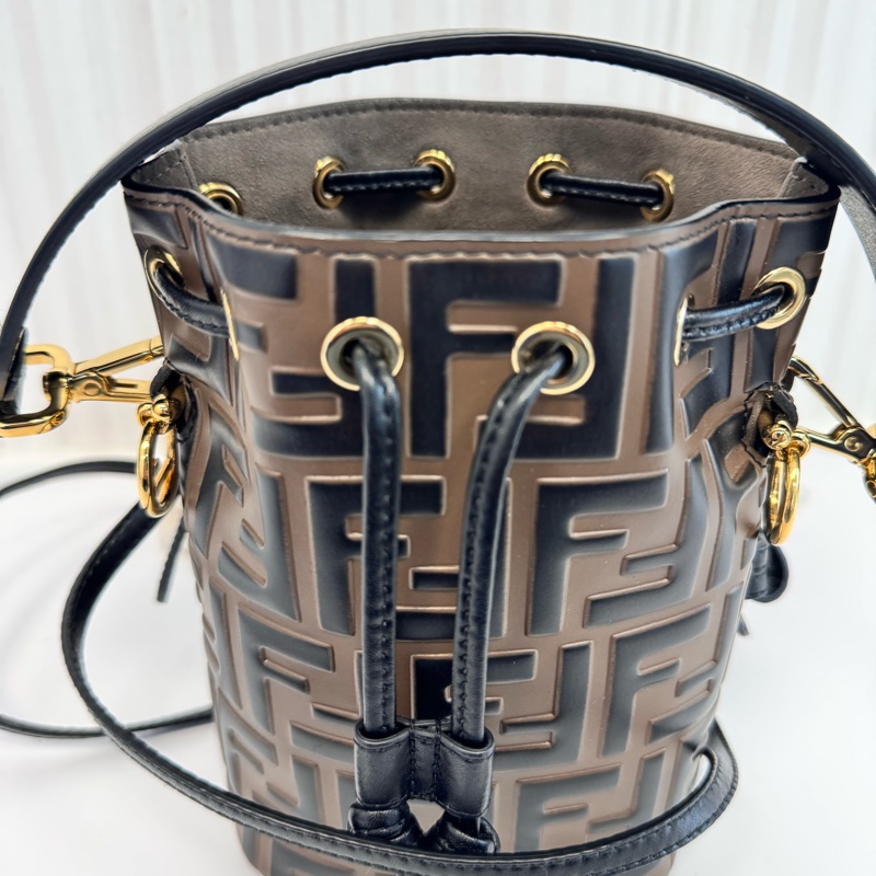 FENDI咖黑Logo束口水桶二用包-4