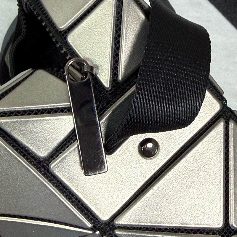 （優惠）三宅一生 Issey Miyake Bao Bao 邱比特 銀灰色 二手閒置-4