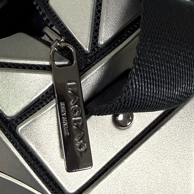 （優惠）三宅一生 Issey Miyake Bao Bao 邱比特 銀灰色 二手閒置-7