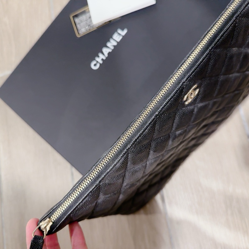 Chanel 香奈兒 菱形壓紋 荔枝牛皮手拿包 化妝包-17