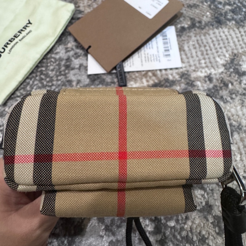 全新未使用*BURBERRY經典格紋 多功能小包包 鑰匙包/零錢包/腰包/吊飾 自用送禮兩相宜-9