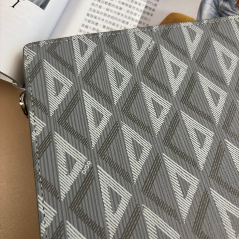 ::Christian Dior:: A5灰色CD Diamond帆布銀色LOGO手拿包-13