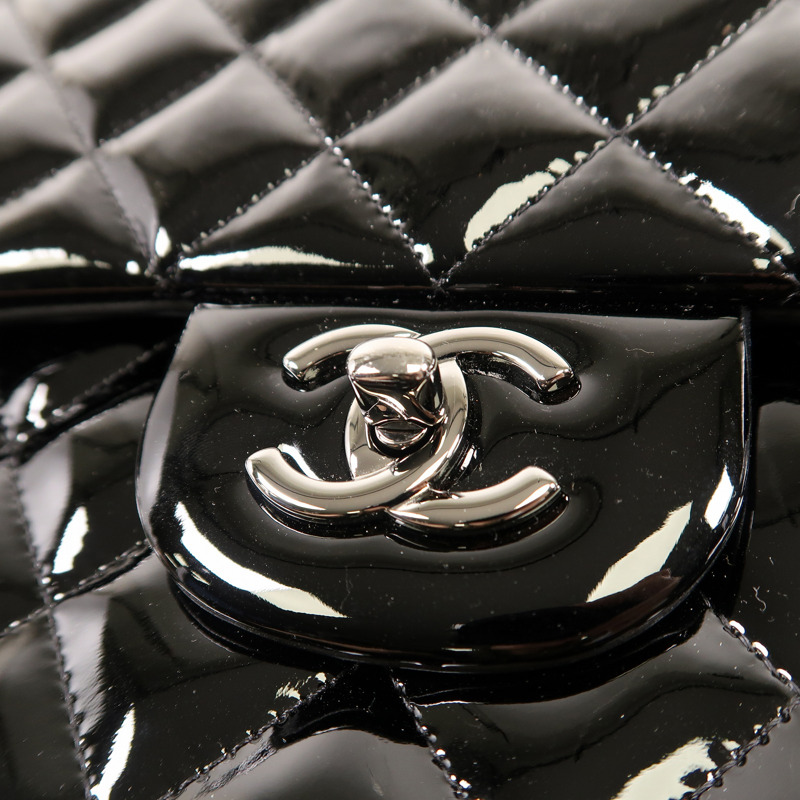 CHANEL 漆皮皮革Large Classic銀扣鏈帶肩背袋-13