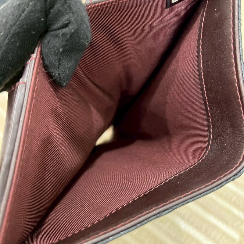 CHANEL 黑金菱格紋荔枝皮對開長夾-5