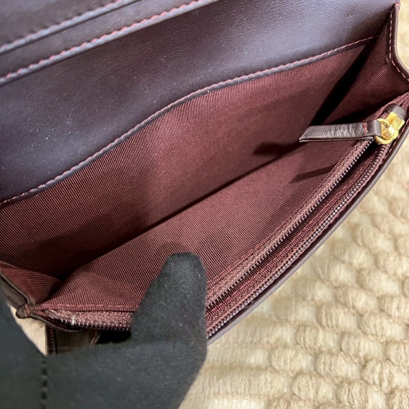 CHANEL 黑金菱格紋荔枝皮對開長夾-6