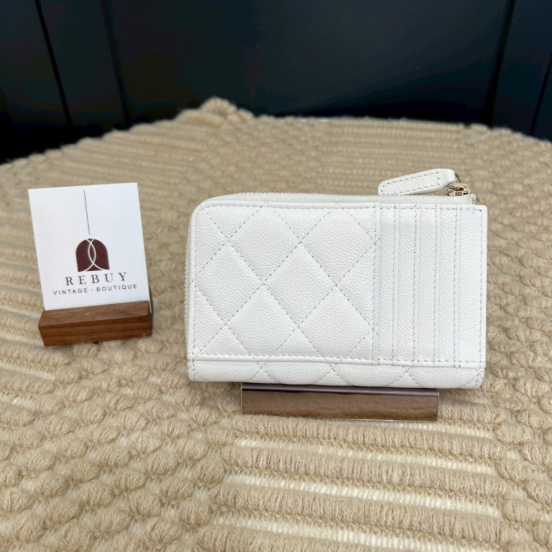 CHANEL 白淡金扣荔枝皮L字零錢卡包-1