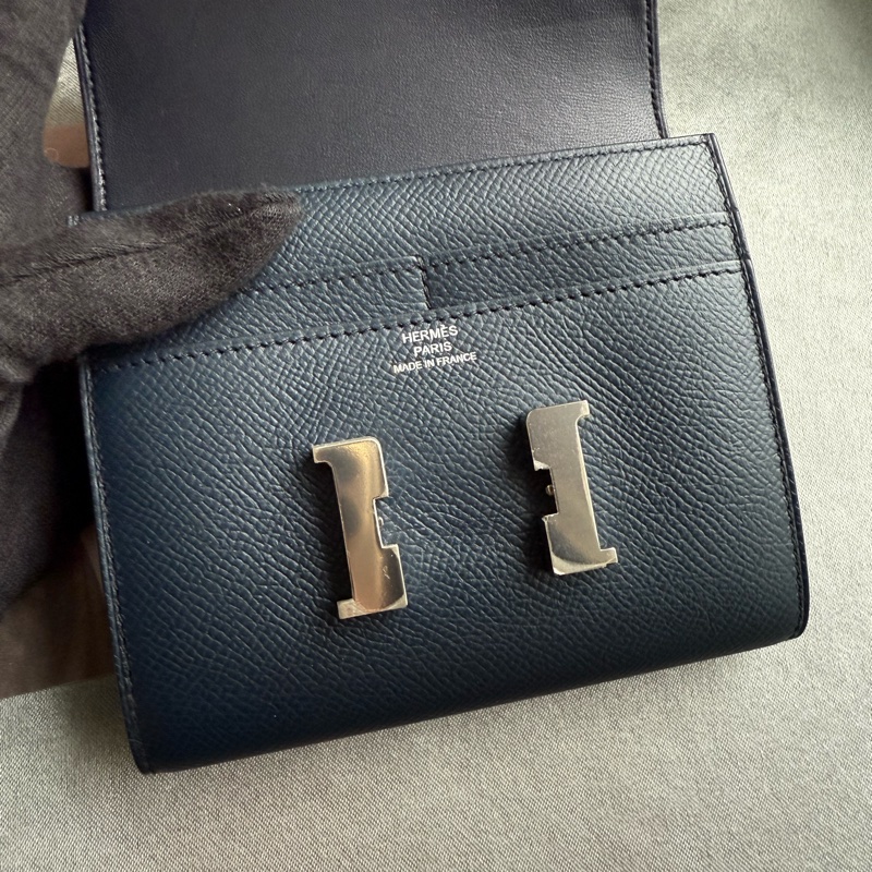 Hermes 銀釦 Epsom皮 Constance 二折短夾(深藍色)-2