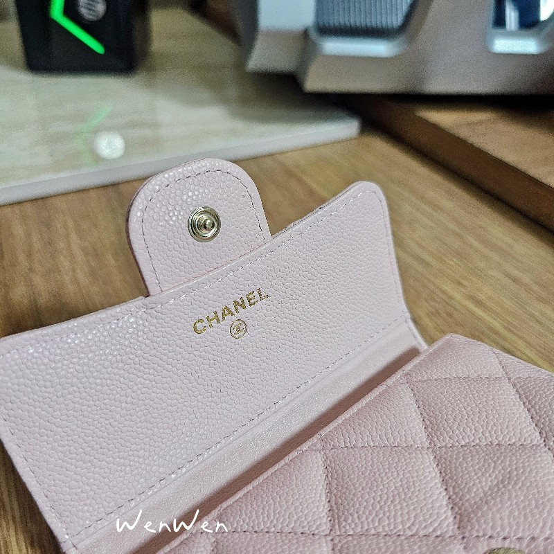 [失心瘋後的產出🤣甩賣] Chanel香奈兒淡粉荔枝皮淡金釦三摺短夾-17