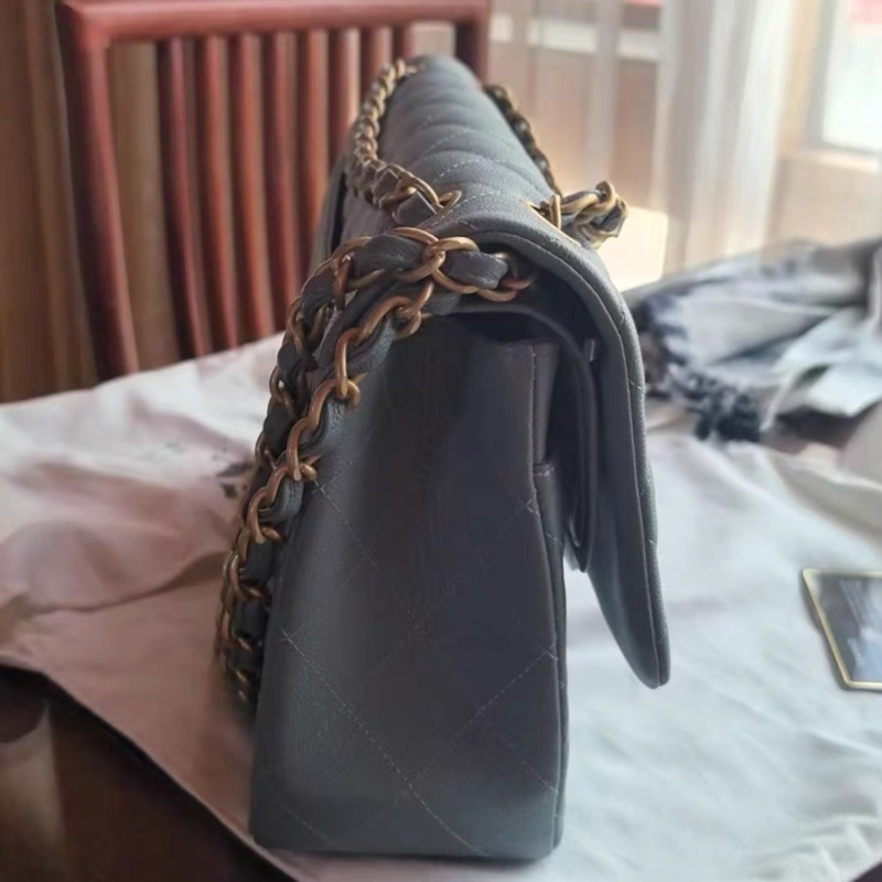 30cm 大號Chanel香奈兒CF霧霾藍荔枝皮鏈條包，經典菱格紋配金扣-3