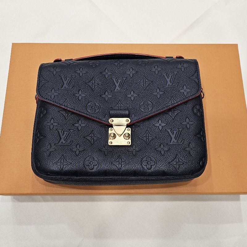 LV 郵差包*晶片款(深藍)全新!-1