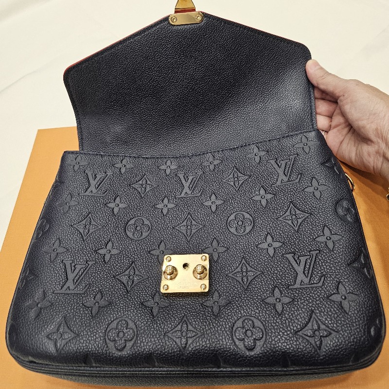 LV 郵差包*晶片款(深藍)全新!-11