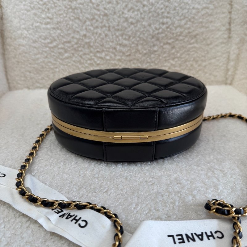✨Chanel 22s黑金橢圓餅鍊條包晚宴包 芯片款 98新配件塵袋盒子-3