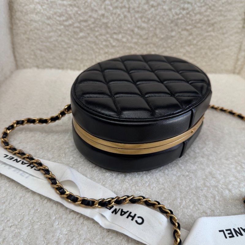 ✨Chanel 22s黑金橢圓餅鍊條包晚宴包 芯片款 98新配件塵袋盒子-4
