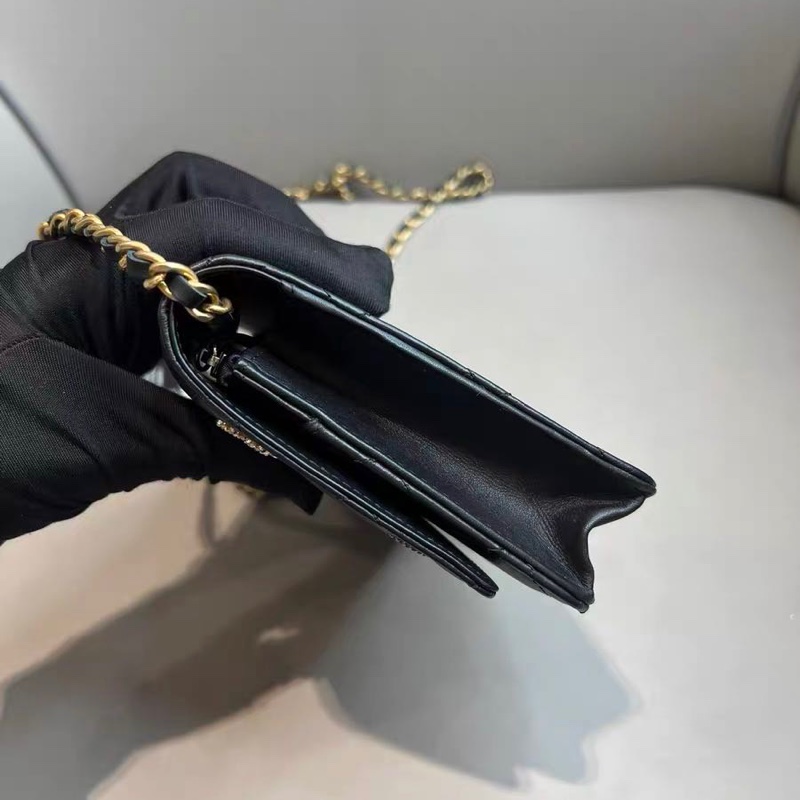 Chanel 徽章2.5 woc賭神系列 98新 配件塵袋保卡-1