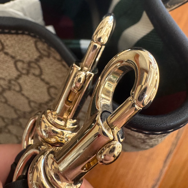 Gucci PVC黑邊手提斜背水桶包-19