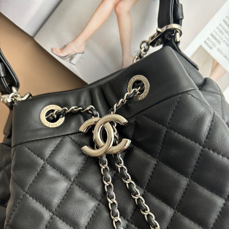 ::CHANEL:: 限量款 Limited Edition Drawstring 黑色抽繩水桶包斜背包-1