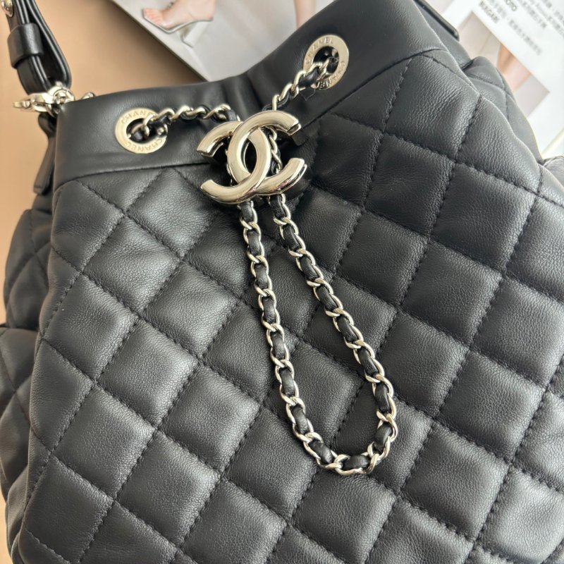 ::CHANEL:: 限量款 Limited Edition Drawstring 黑色抽繩水桶包斜背包-2