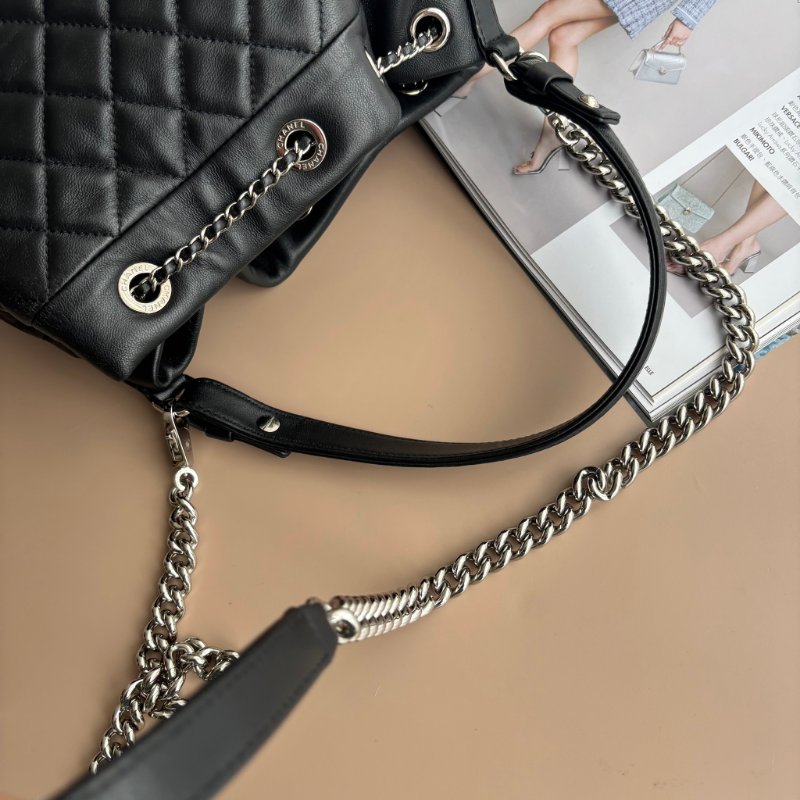 ::CHANEL:: 限量款 Limited Edition Drawstring 黑色抽繩水桶包斜背包-5