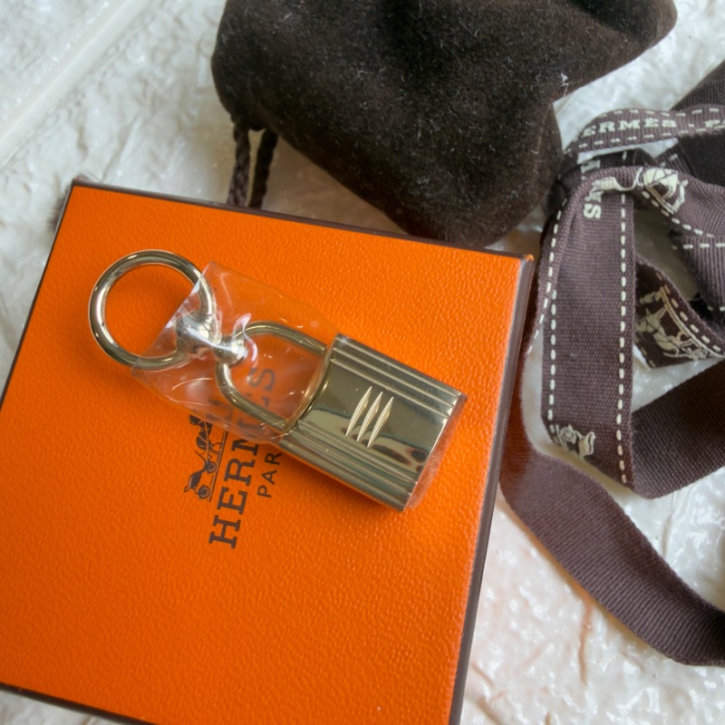 🔒Hermes loop charm / scarf ring 鎖頭吊飾/絲巾環 金色 全新有盒-1