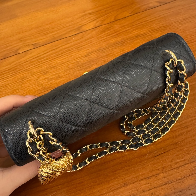 Chanel黑荔枝金吊飾風琴包-8