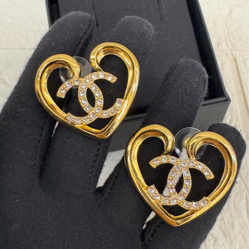 Chanel ABA098 金大愛心內雙C耳環-4