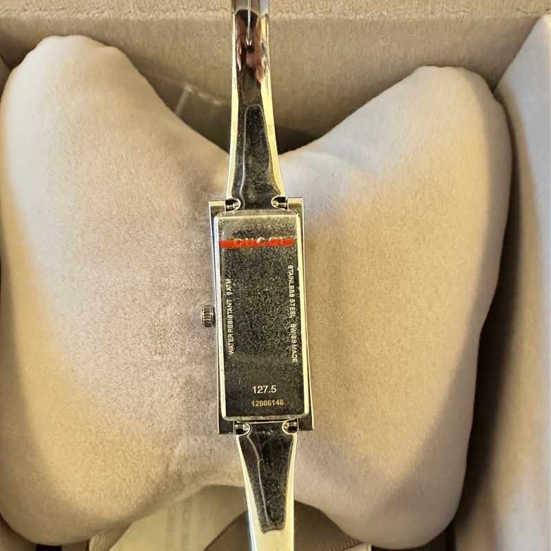 絕對正品9成9新古馳 GUCCI 2016年日本輕井澤帶回粉紫經典絕版正品無刮痕白鋼手環石英女錶，附購買證書-6