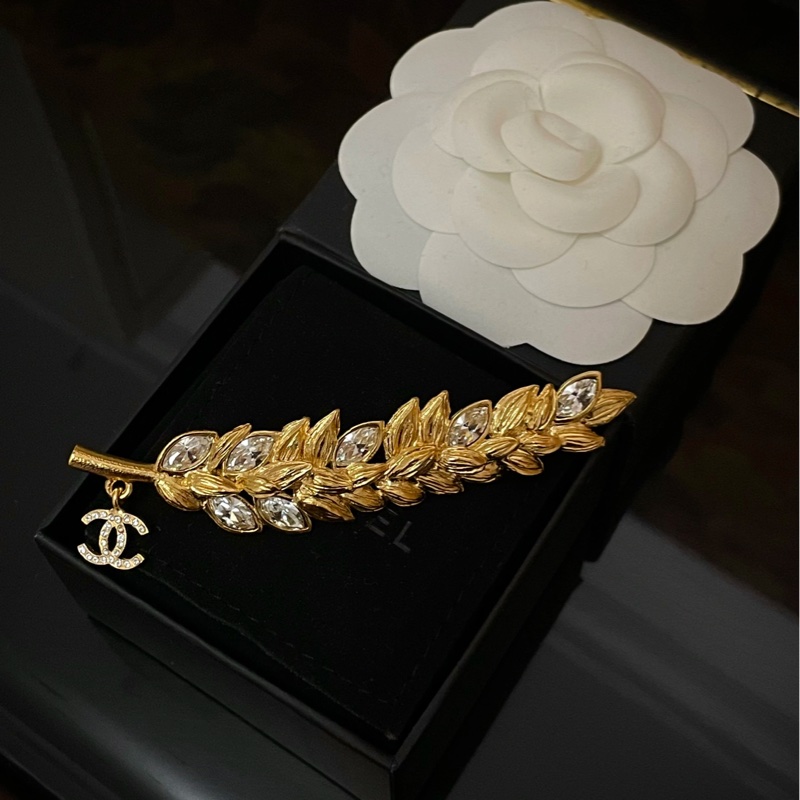 Chanel香奈兒經典燕麥胸針-4