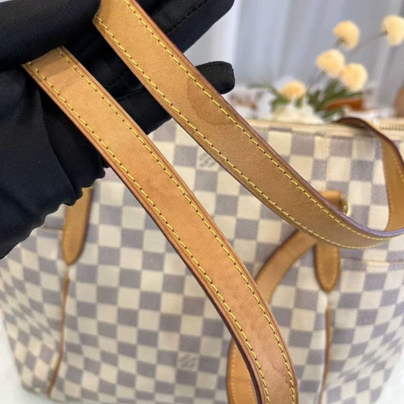 ✨LV Totally 白色棋盤格托特包 中號 33*30*13 96新配件塵袋-3