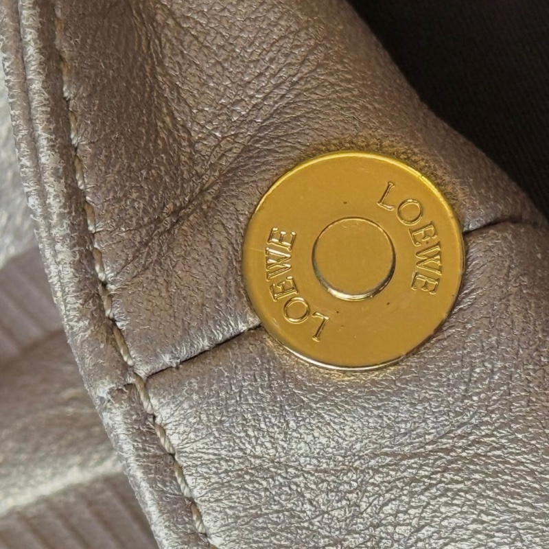 Loewe Napa Aire空氣包 限量絕版淡金-12