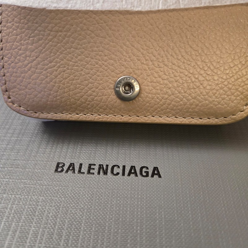 BALENCIAGA三折奶茶色牛皮短夾-10