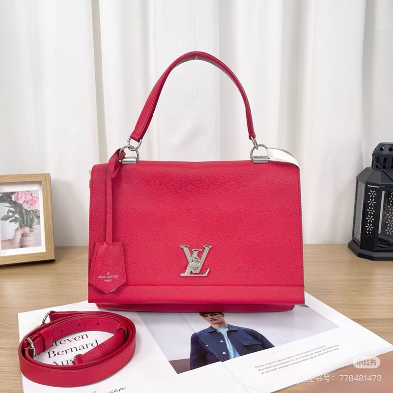 Louis Vuitton • Lock Me 經典大銀釦紅色全皮郵差包-1