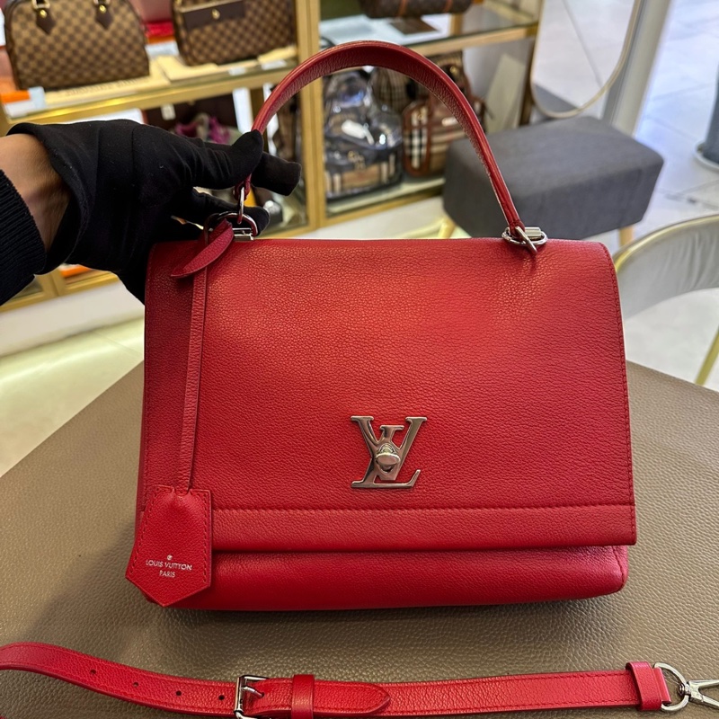 Louis Vuitton • Lock Me 經典大銀釦紅色全皮郵差包-2