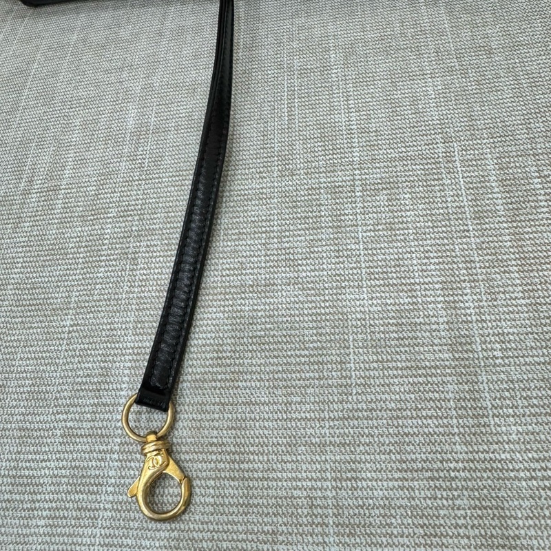 香奈兒 CHANEL 22bag 限量版黑金 白字-26