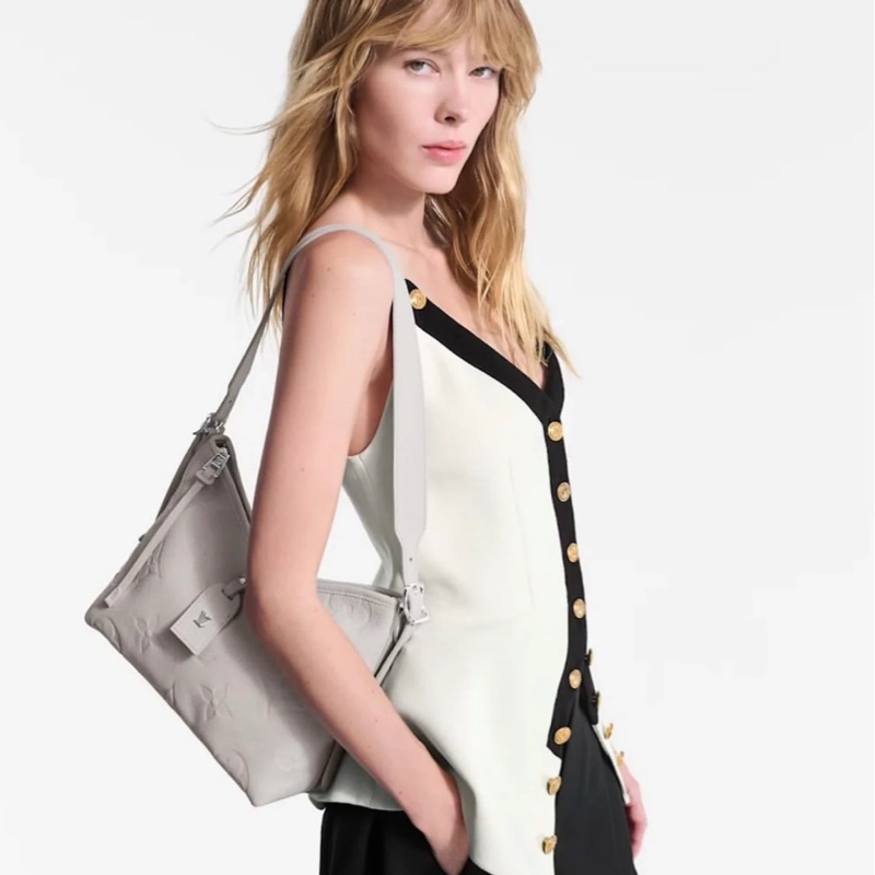 LV 經典CarryAll PM系列Monogram Empreinte皮革壓花肩背包 斜背包(灰色)-2