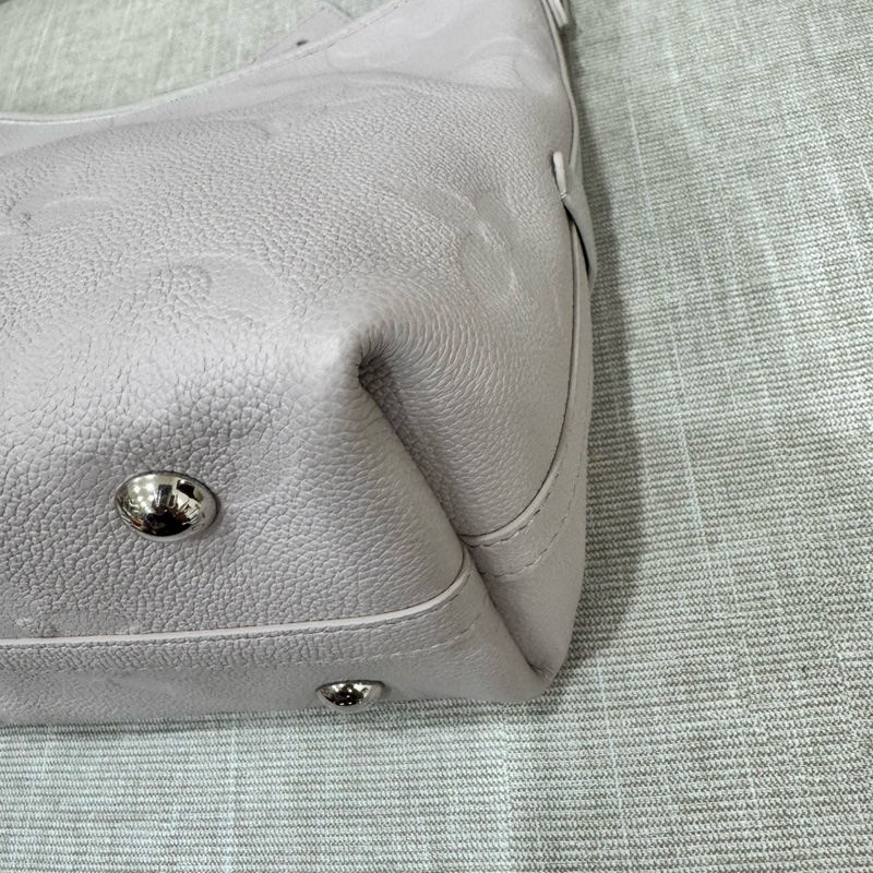 LV 經典CarryAll PM系列Monogram Empreinte皮革壓花肩背包 斜背包(灰色)-12