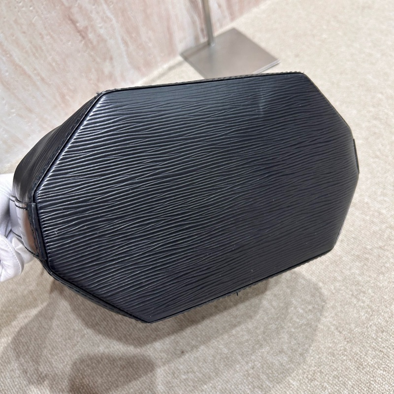 LV 黑色水波紋水桶-9