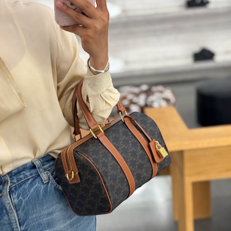 🛫早秋當季新品🛬Celine 121322 中款標誌印花波士頓包 黃褐色-7